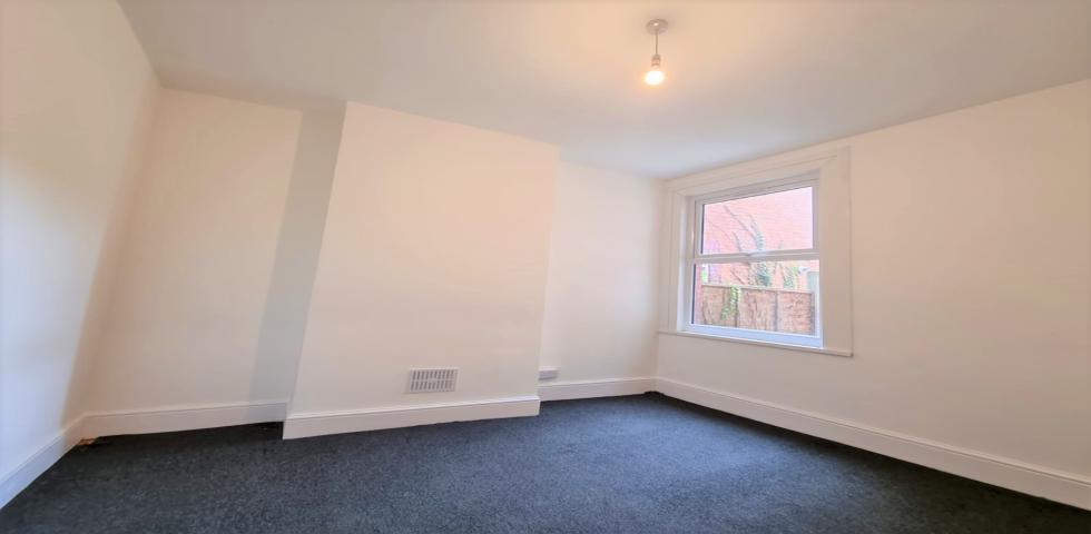 			4 Bedroom, 1 bath, 1 reception Terraced House			 Harlesden Road, Harlesden